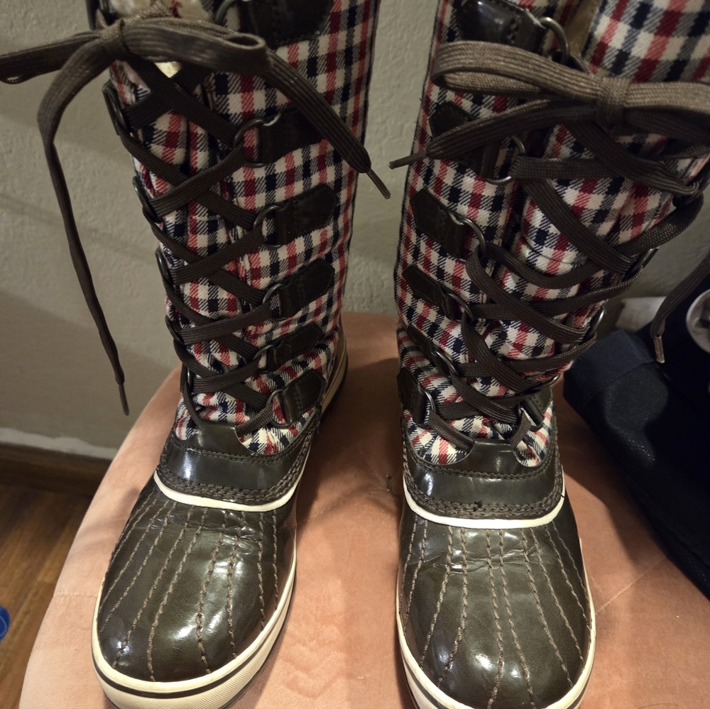 SOREL Plaid Lace-Up Women's Boots Sz 5.5